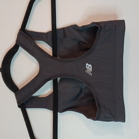 New Balance - Picture 2 of 4